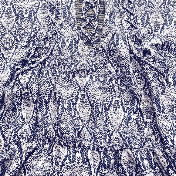 Vici jumpsuit by Aakaa beautiful semi open back, excellent condition RE $79🎉SALE - Picture 10 of 13